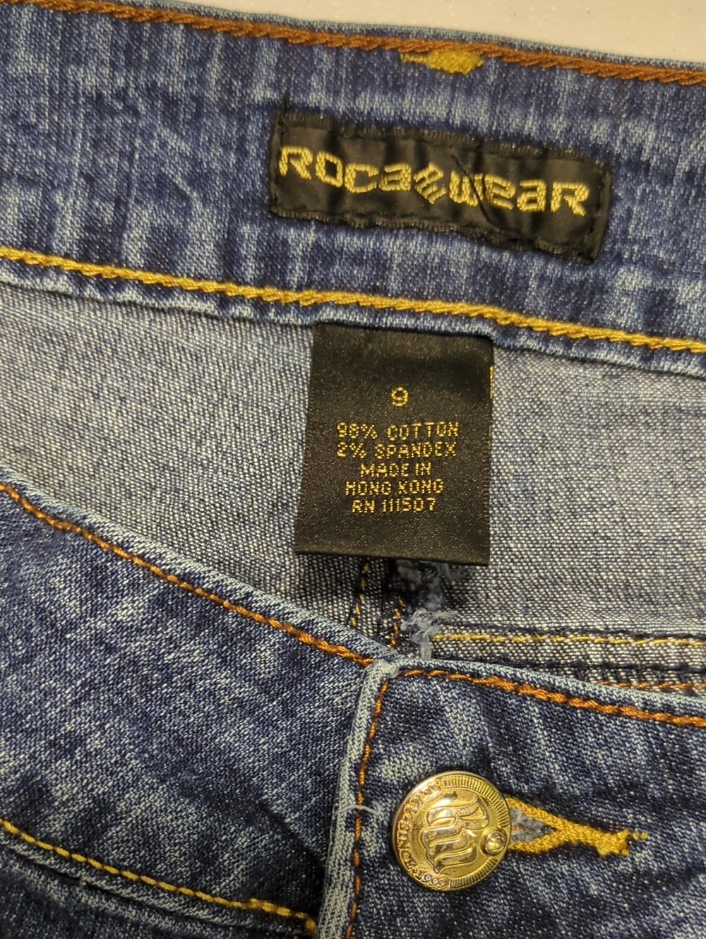 VINTAGE Rocawear Y2K Embroidered Back Pocket Denim Jeans Size 9